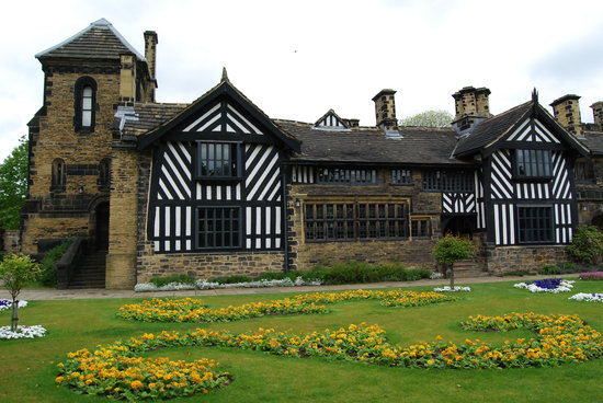Photo of Shibden Hall. courtesy of Lyso 1 (http://www.tripadvisor.co.uk/Attraction_Review-g190786-d211783-Reviews-Shibden_Hall-Halifax_West_Yorkshire_England.html#photos ). 