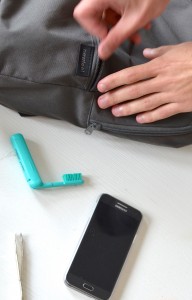 The tweezers, the tothbrush, the backpack and the phone (photo by Machiel Spruijt)