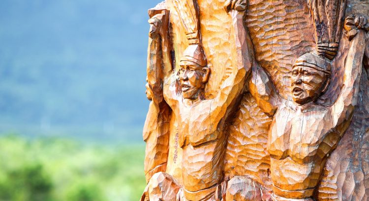 wood-carving-656968_1920